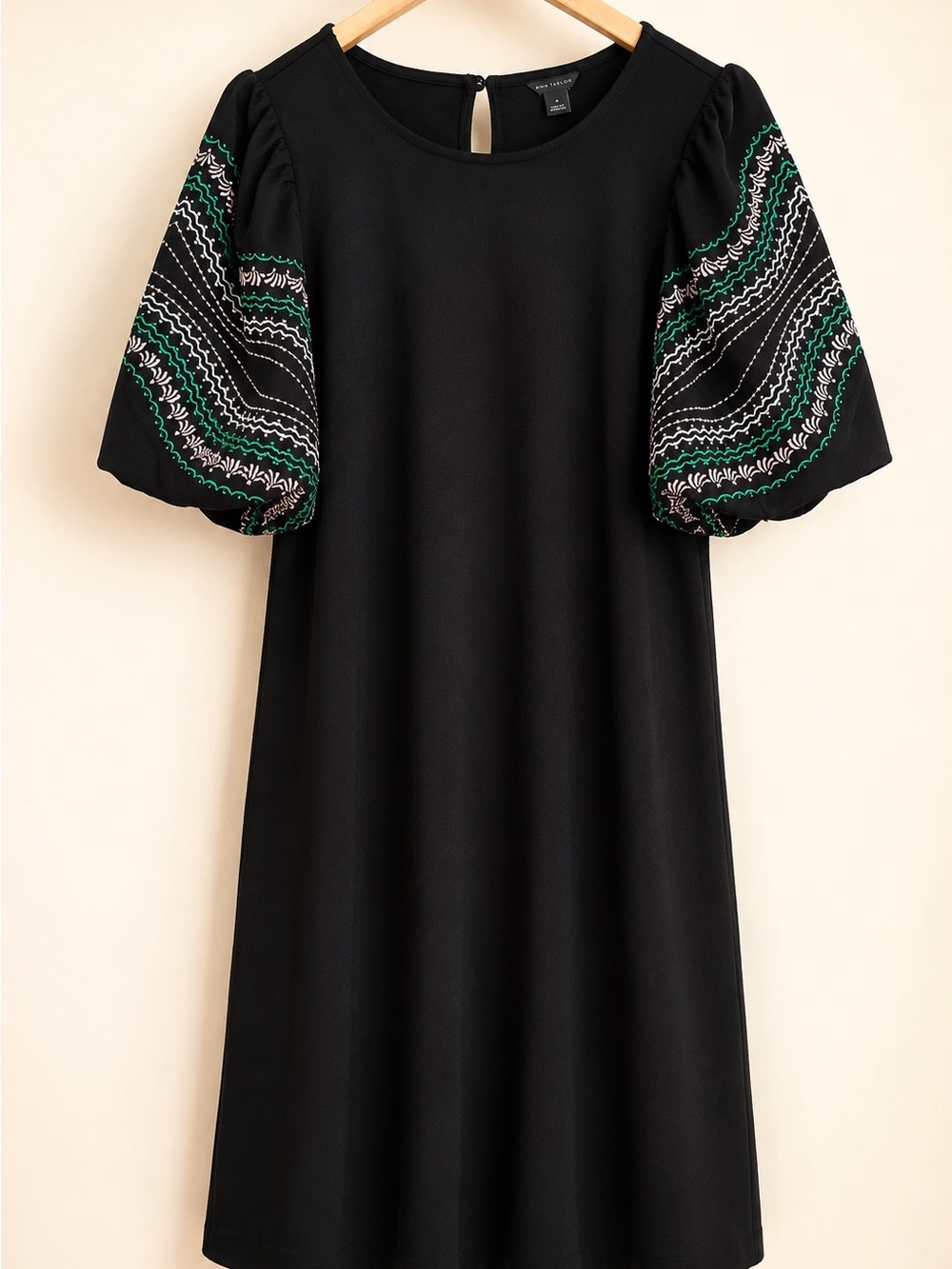 Ann Taylor Black Embroidered Puff Sleeve Knit Shift Dress Size Medium